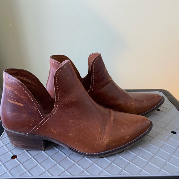 STEVE MADDEN Womens Sz 8.5 Brown Cognac Suede Ankle Boots Bootie - Picture 5 of 6